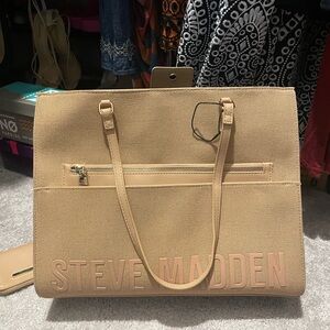 Steve Madden large tote bag & make up bag insert included. Light Brown (tan).